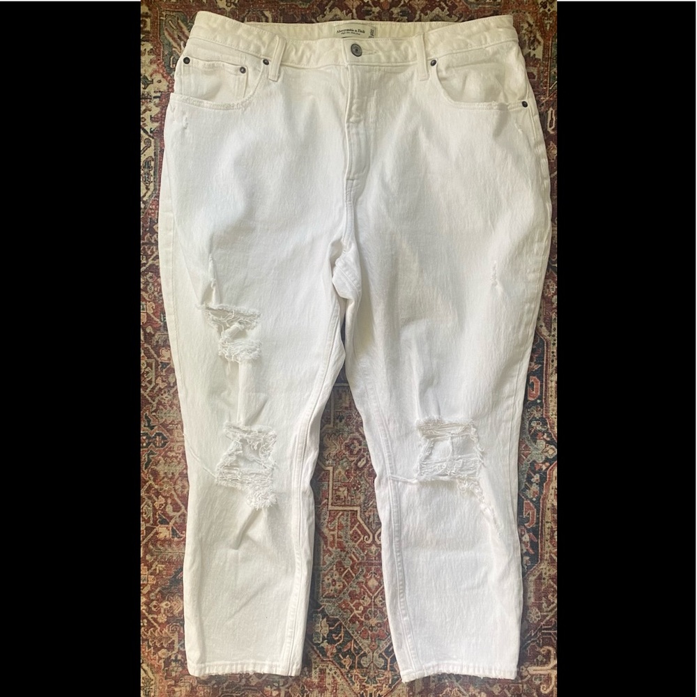 Abercrombie Curve Love High Rise Mom Jean